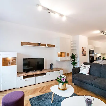 Familienapartment Mit Blick Zur Frauenkirche 아파트 *